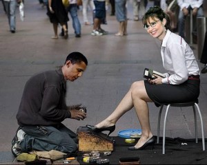 obama-shoe-shine