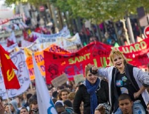French HS students in street protest